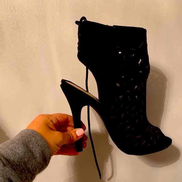 4” heels - Picture 1 of 2